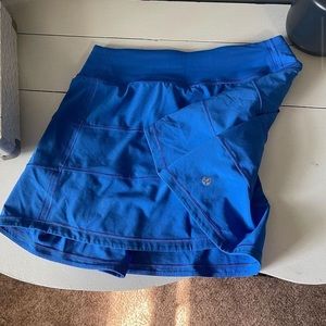 Lululemon skirt  size2